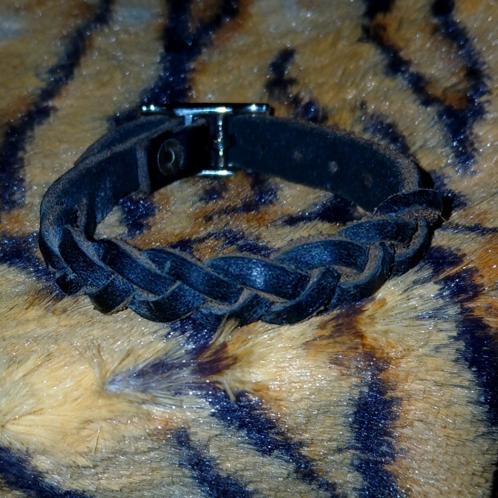 Leather bracelet
